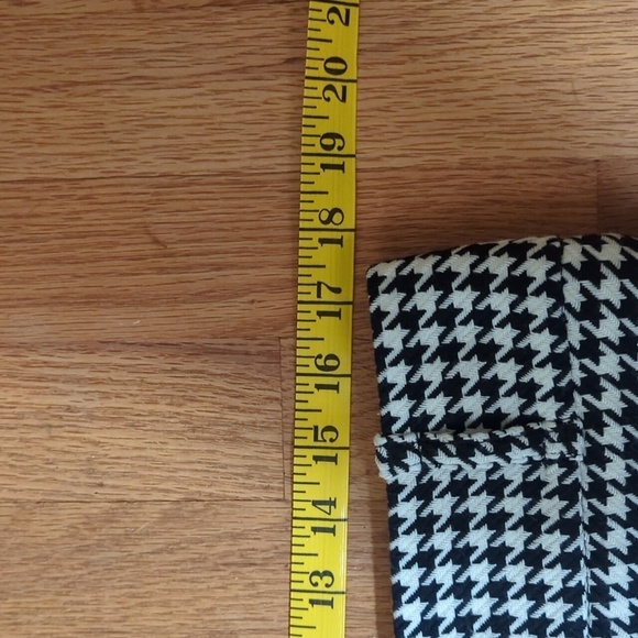 Covington Houndstooth Pencil Skirt - Size 14 | Chic Classic ♻️ - Picture 4 of 4